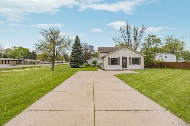 2660 Pontiac Lake Road, Waterford Charter Township, MI 48328