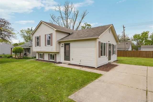 2660 Pontiac Lake Road, Waterford Charter Township, MI 48328