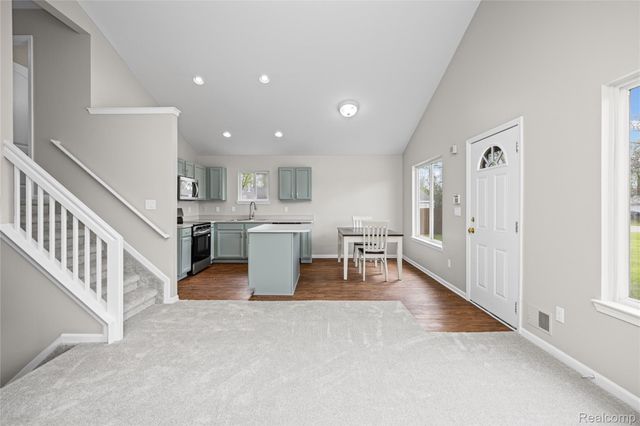 2660 Pontiac Lake Road, Waterford Charter Township, MI 48328