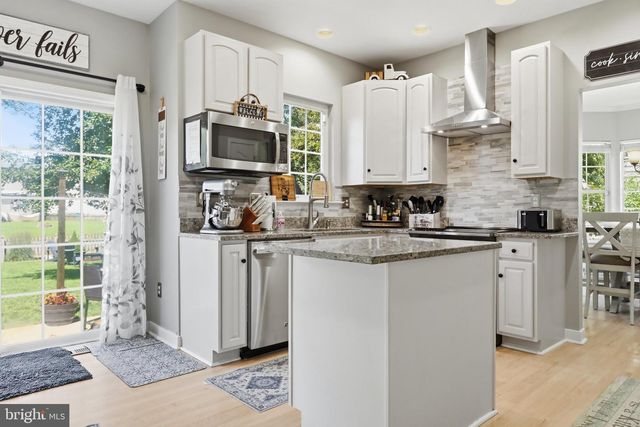 18214 ROCKLAND DR, Hagerstown, MD 21740