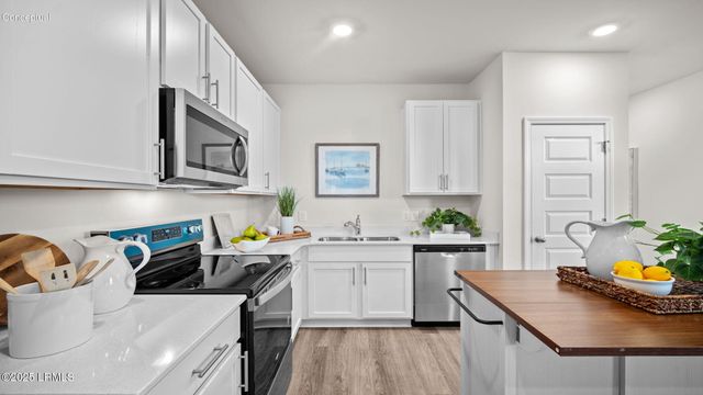 10 Bottom Board Court, Ridgeland, SC 29936