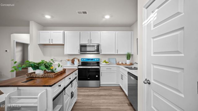 10 Bottom Board Court, Ridgeland, SC 29936