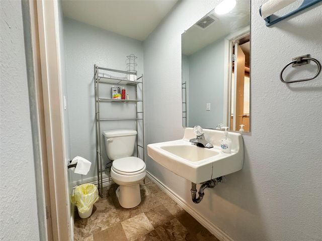 702 N Richmond, Wharton, TX 77488