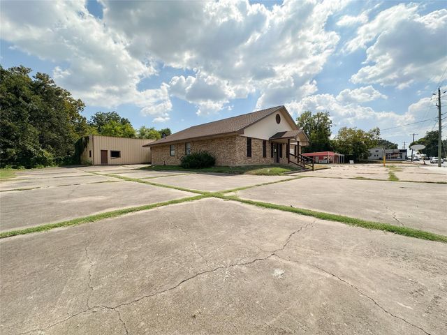 702 N Richmond, Wharton, TX 77488