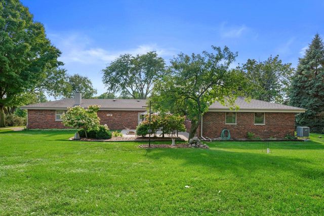 949 Hickory Hill PARKWAY, Hubertus, WI 53033