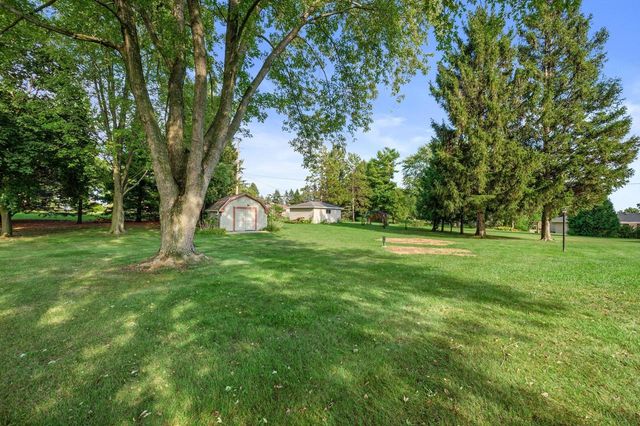 949 Hickory Hill PARKWAY, Hubertus, WI 53033