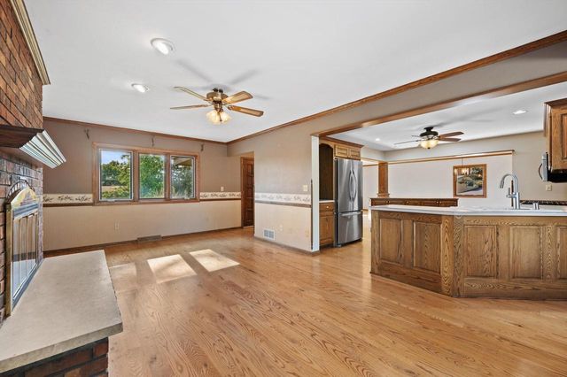 949 Hickory Hill PARKWAY, Hubertus, WI 53033