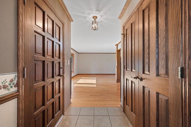949 Hickory Hill PARKWAY, Hubertus, WI 53033