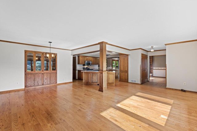 949 Hickory Hill PARKWAY, Hubertus, WI 53033