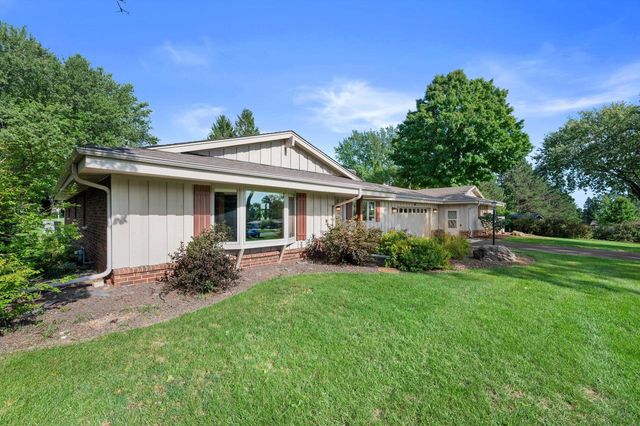 949 Hickory Hill PARKWAY, Hubertus, WI 53033