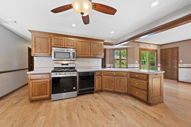 949 Hickory Hill PARKWAY, Hubertus, WI 53033