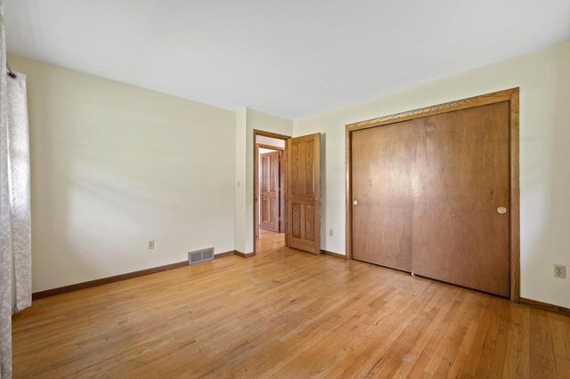949 Hickory Hill PARKWAY, Hubertus, WI 53033