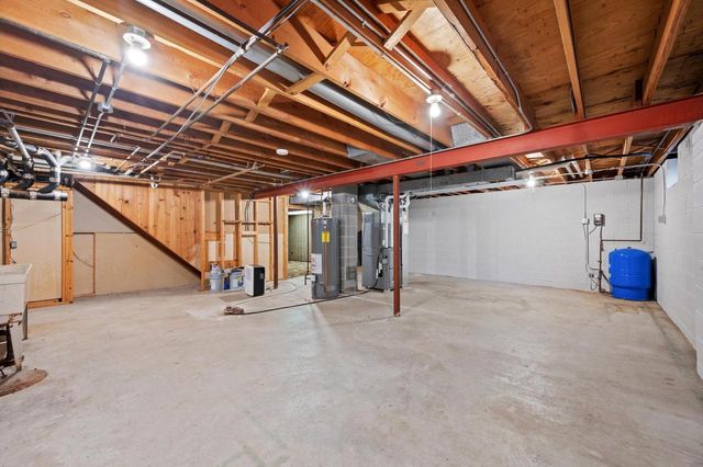 949 Hickory Hill PARKWAY, Hubertus, WI 53033
