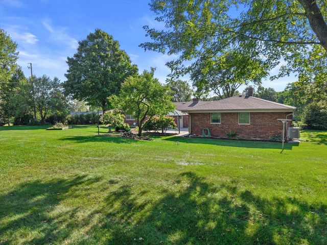 949 Hickory Hill PARKWAY, Hubertus, WI 53033