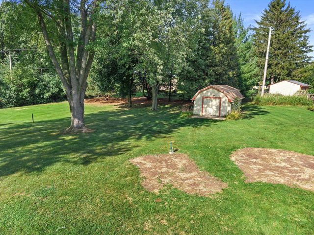 949 Hickory Hill PARKWAY, Hubertus, WI 53033