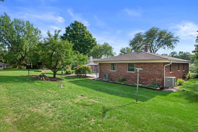 949 Hickory Hill PARKWAY, Hubertus, WI 53033