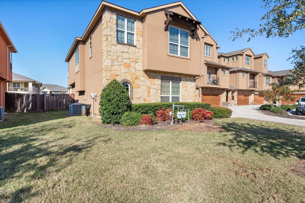 2630 Villa Di Lago 6, Grand Prairie, TX 75054 — exterior