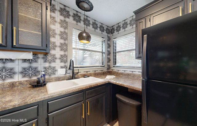 200 Rollins Drive 12, Greenville, NC 27834