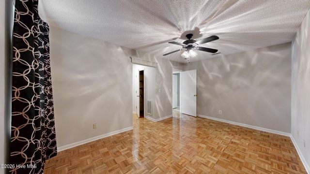 200 Rollins Drive 12, Greenville, NC 27834