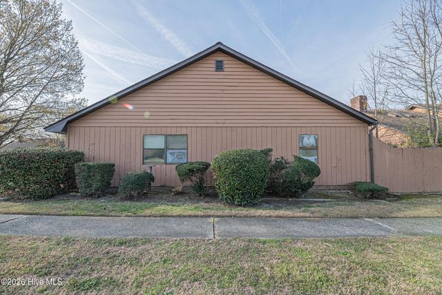 200 Rollins Drive 12, Greenville, NC 27834