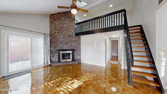 200 Rollins Drive 12, Greenville, NC 27834