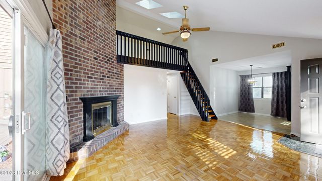 200 Rollins Drive 12, Greenville, NC 27834