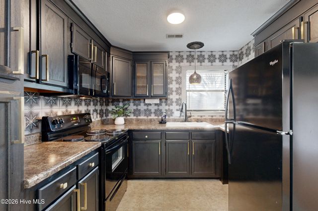 200 Rollins Drive 12, Greenville, NC 27834