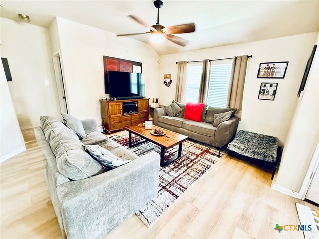109 Salas Drive, San Marcos, TX 78666
