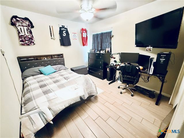 109 Salas Drive, San Marcos, TX 78666