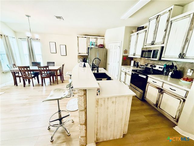 109 Salas Drive, San Marcos, TX 78666