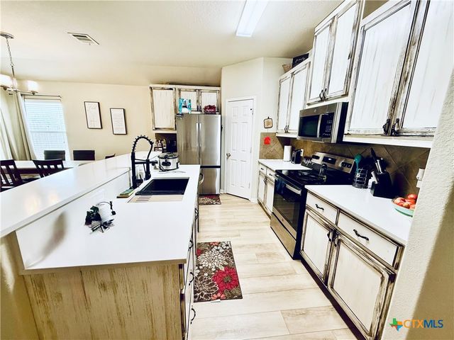 109 Salas Drive, San Marcos, TX 78666