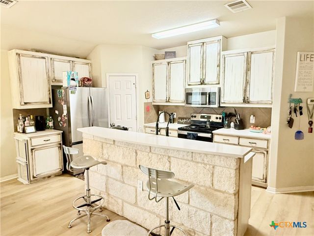109 Salas Drive, San Marcos, TX 78666