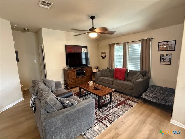 109 Salas Drive, San Marcos, TX 78666