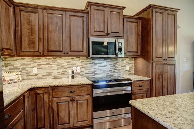 937 Highway 21 E, Bastrop, TX 78602