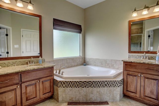 937 Highway 21 E, Bastrop, TX 78602