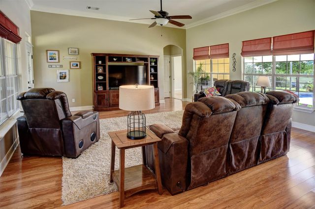 937 Highway 21 E, Bastrop, TX 78602