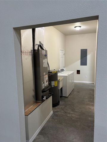 8121 COUNTY ROAD 243B, Wildwood, FL 34785