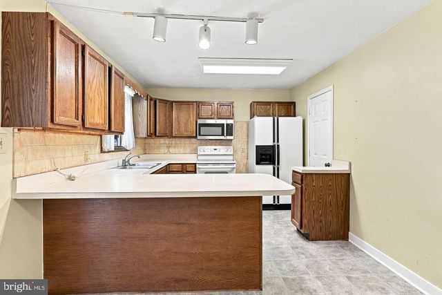 11830 RUTHERFORD DR, Fredericksburg, VA 22407