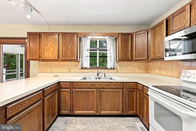 11830 RUTHERFORD DR, Fredericksburg, VA 22407