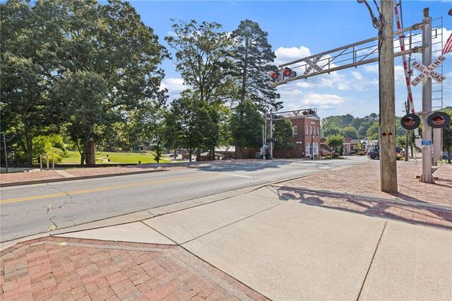 226 Old Canton Circle, Ball Ground, GA 30107