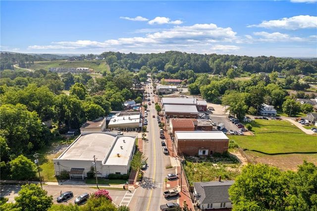 226 Old Canton Circle, Ball Ground, GA 30107