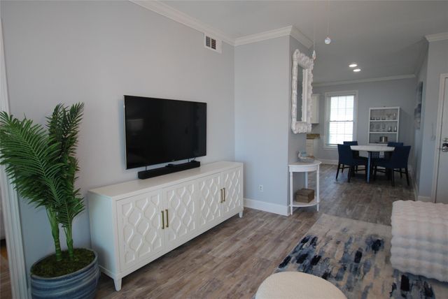 7000 Seawall Boulevard 624, Galveston, TX 77551