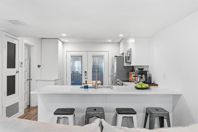 6406 Chimney Creek CIR A, Austin, TX 78723