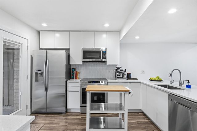 6406 Chimney Creek CIR A, Austin, TX 78723