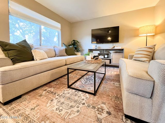 4028 E Lewis 2B Avenue, Phoenix, AZ 85008