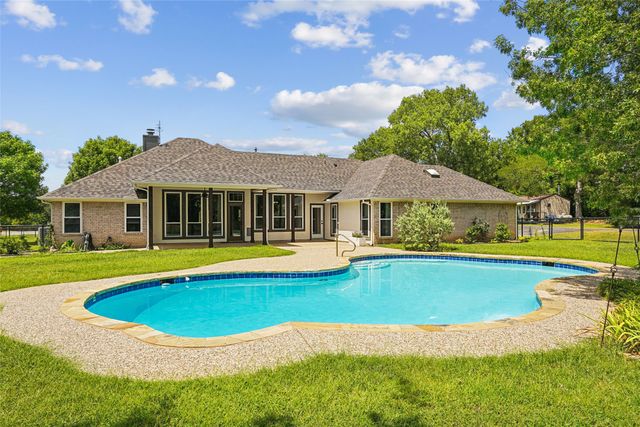 4797 Red Oak Circle, Aubrey, TX 76227