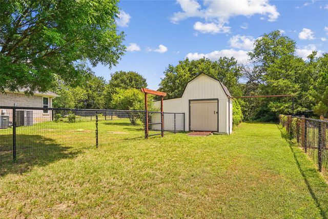 4797 Red Oak Circle, Aubrey, TX 76227