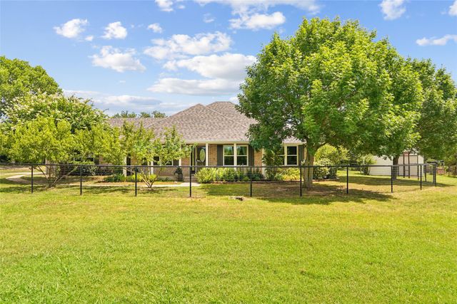 4797 Red Oak Circle, Aubrey, TX 76227
