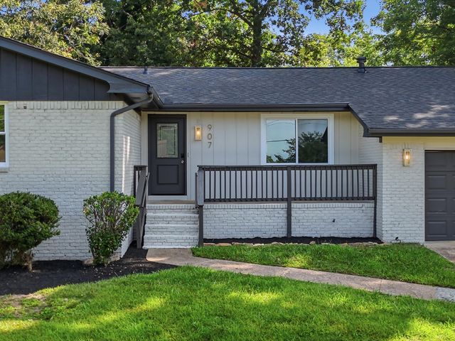 907 Wesley Drive, Hixson, TN 37343