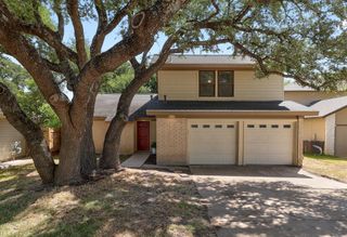 706 Milton CV, Leander, TX 78641